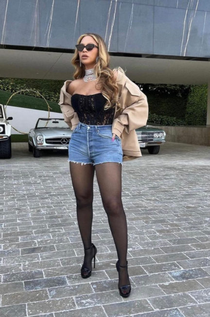 Beyonce Wearing Off-White SS22